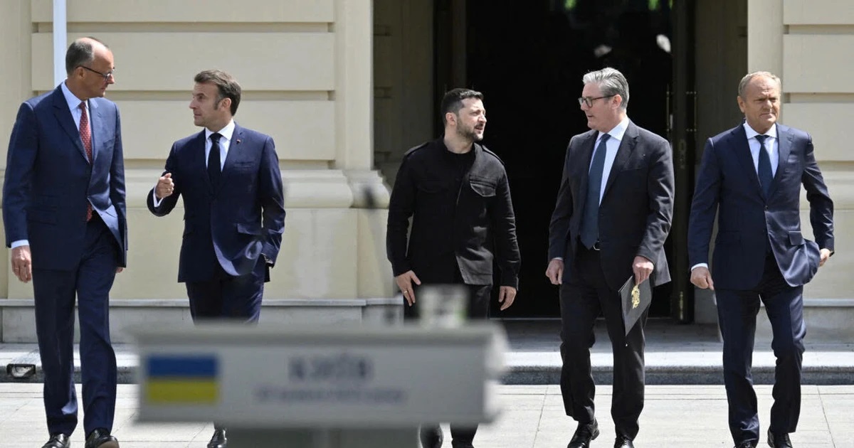 Châu Âu thăm dò lập trường Mỹ trước điện đàm Trump - Putin