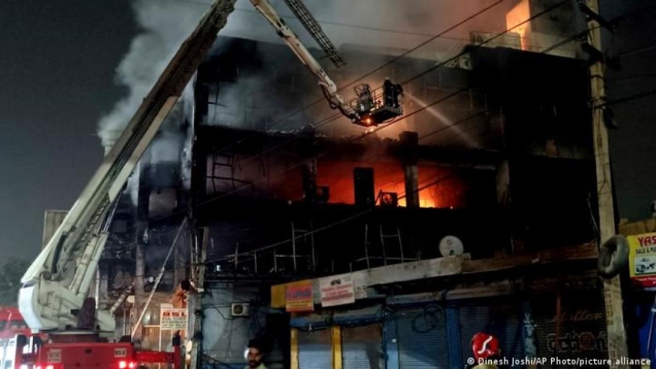Cháy tòa nhà thương mại ở Ấn Độ, 27 người chết, hàng chục người bị bỏng