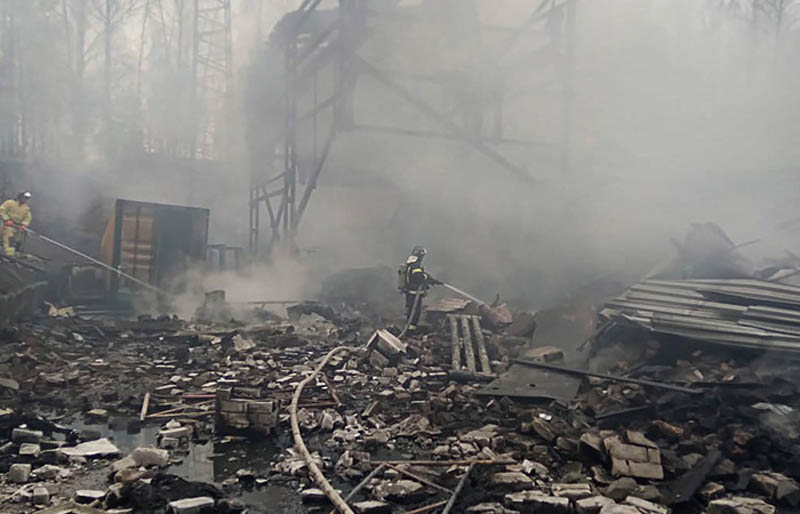 Cháy lớn lan ra hơn 4.000m2 nhà máy lịch sử ở St. Petersburg