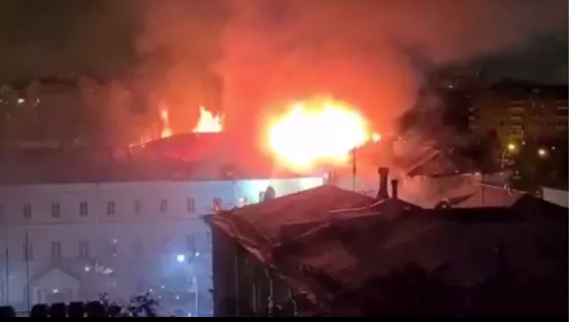 Cháy lớn tại ký túc xá trường quân sự danh tiếng ở thủ đô Nga