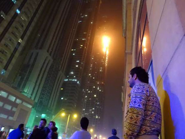 Cháy kinh hoàng tòa tháp chọc trời ở Dubai