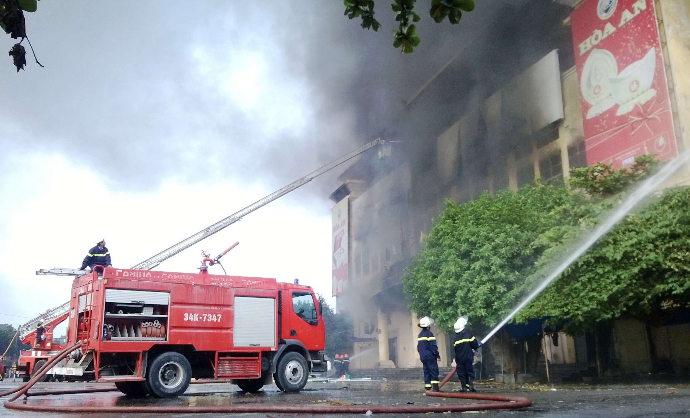 Nuôi lực lượng PCCC tốn bao nhiêu tiền bạc từ thuế của dân để làm gì?