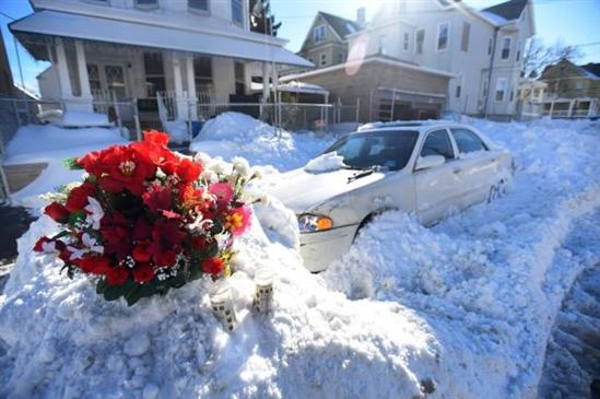 Hai mẹ con tử vong do ngạt khí CO trong xe hơi khi tránh lạnh