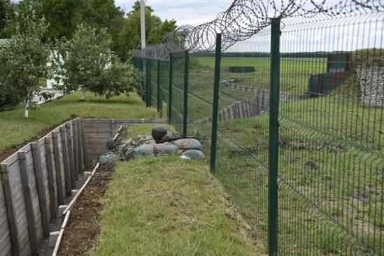 Chùm ảnh số phận hẩm hiu của hàng rào biên giới Ukraine-Nga
