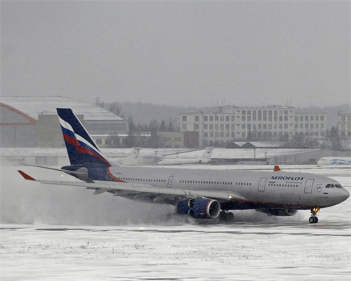 Moskva: Tuyết rơi dày, nhiều chuyến bay bị chậm trễ