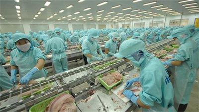 Doanh nghiệp thêm khó vì nhân dân tệ