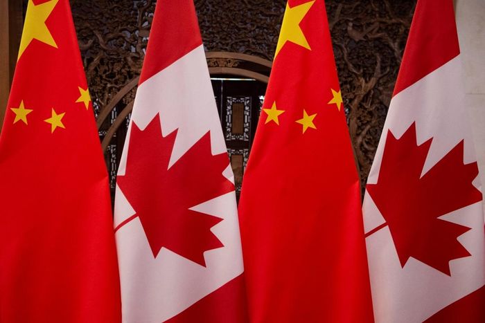 Trung Quốc phản ứng vụ Canada cân nhắc trục xuất quan chức ngoại giao