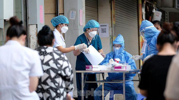 Ngày 19/11, Hà Nội ghi nhận thêm 275 ca dương tính SARS-CoV-2