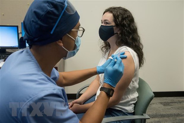 Moderna xin cấp phép sử dụng vắcxin COVID-19 tại Mỹ, châu Âu