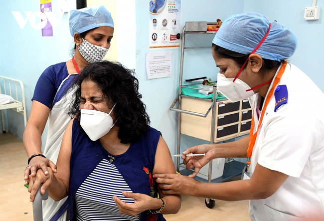 Cận cảnh chiến dịch tiêm chủng vaccine Covid-19 của Ấn Độ