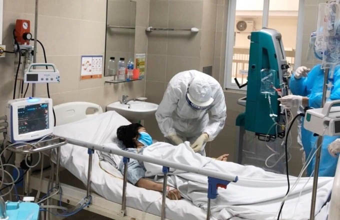 Bệnh nhân COVID-19 tăng kỷ lục, Hà Nội thêm 4 bệnh viện điều trị F0
