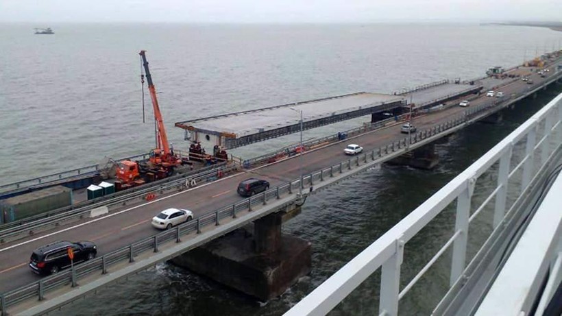 Nga lắp đặt các nhịp cầu mới trên cầu Crimea