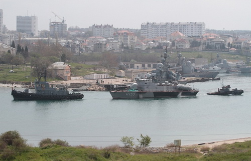 Nga sẵn lòng trả lại 20 chiến hạm ở Crưm cho Ukraina