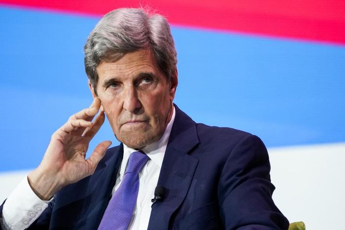 Ông John Kerry bị điều tra