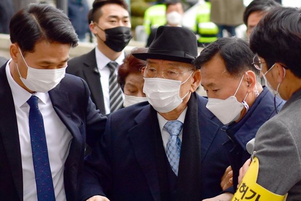 Cựu Tổng thống Hàn Quốc Chun Doo-hwan nhận tù 8 tháng tù giam