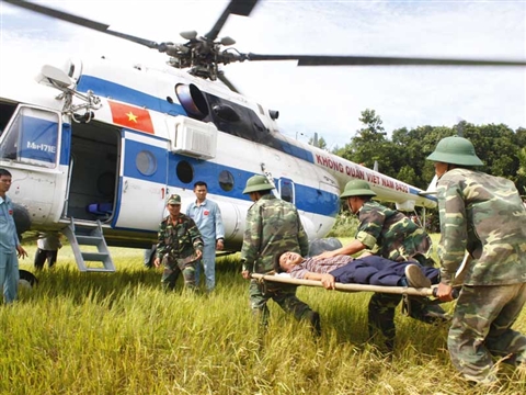 Huy động quân đội, trực thăng cứu nạn thảm họa động đất