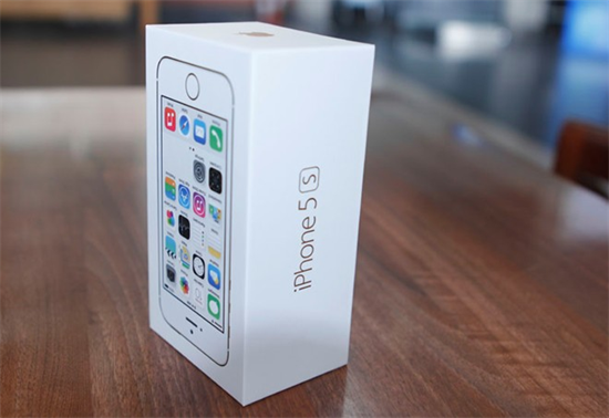 Mở hộp iPhone 5S vừa về Việt Nam