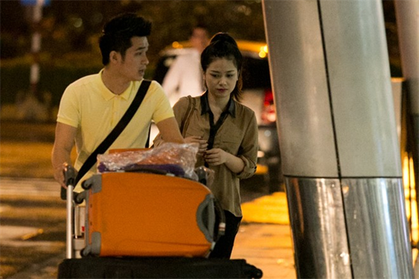 Dương Hoàng Yến lặng lẽ theo bạn trai về Hà Nội