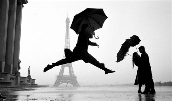 Tháp Eiffel tròn 125 tuổi: Về tình yêu và những cuộc đời khác