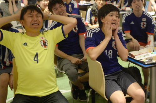 CĐV bóng đá Nhật tan nát con tim