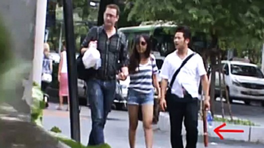 Về Việt Nam, Bằng Kiều xách điếu cày, đi xe tiền tỷ