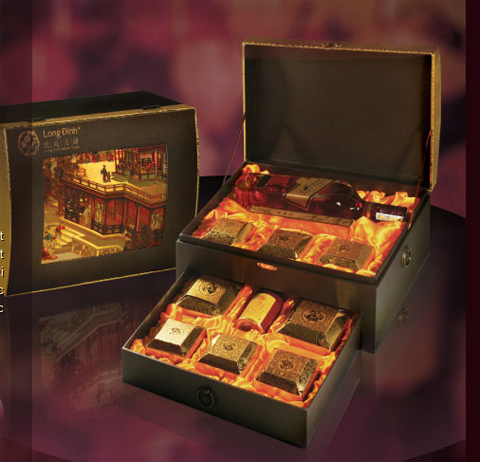 Bánh trung thu 12 triệu đồng/hộp có gì?