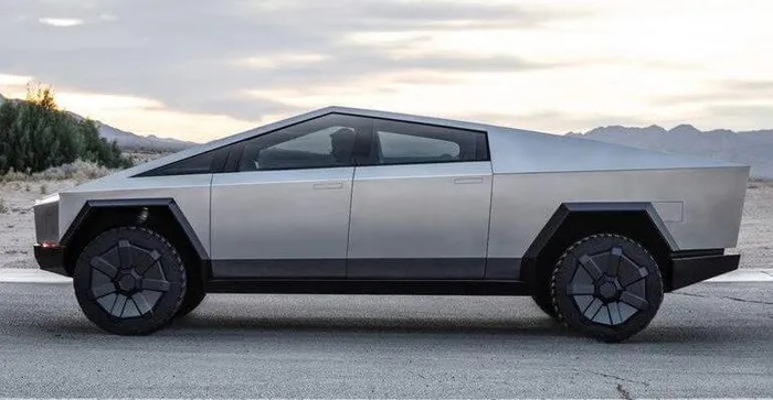 ''Quái thú'' Cybertruck ở Chechnya phơi bày ''lỗ hổng'' trong đòn trừng phạt của phương Tây