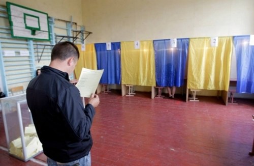 Dân Ukraine bắt đầu đi bầu cử Quốc hội