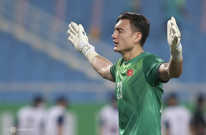 Thủ môn Đặng Văn Lâm bị loại khỏi đội tuyển Việt Nam