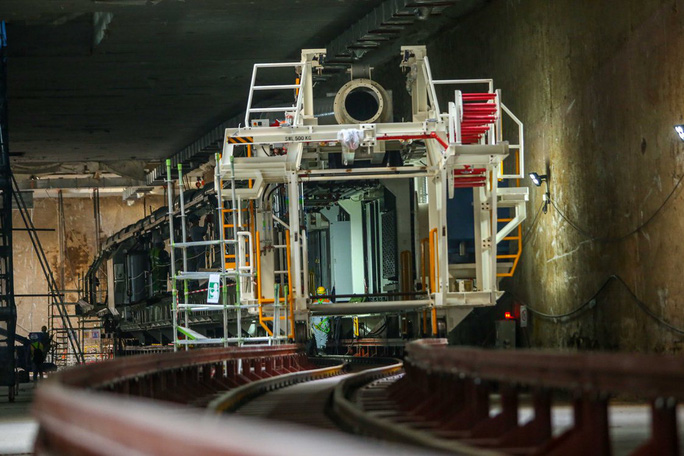 Cận cảnh lắp ráp robot nặng 840 tấn đào hầm tuyến đường sắt đô thị Nhổn - ga Hà Nội