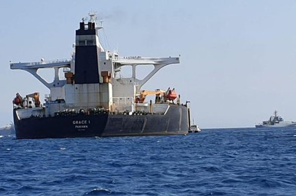 Gibraltar bắt giữ thuyền trưởng và sĩ quan trên tàu chở dầu Iran
