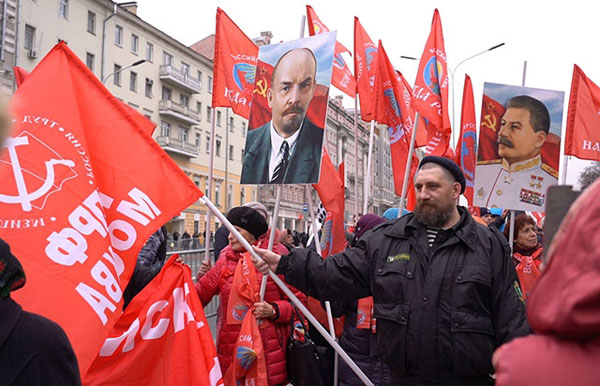 Diễu hành kỷ niệm lần thứ 102 Cách mạng Tháng Mười vĩ đại tại Moscow