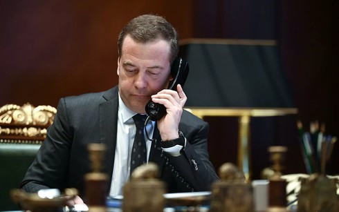 Hé lộ mức lương 'siêu cao' của ông Dmitry Medvedev