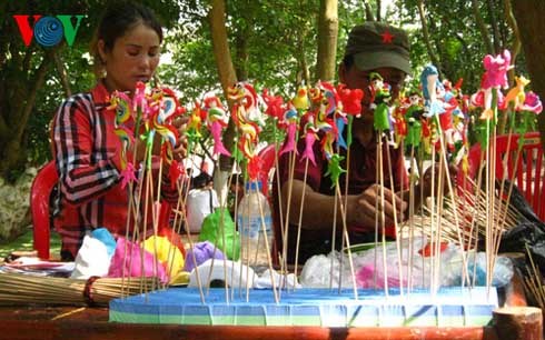 Hàng Việt chiếm lĩnh thị trường đồ chơi Trung thu