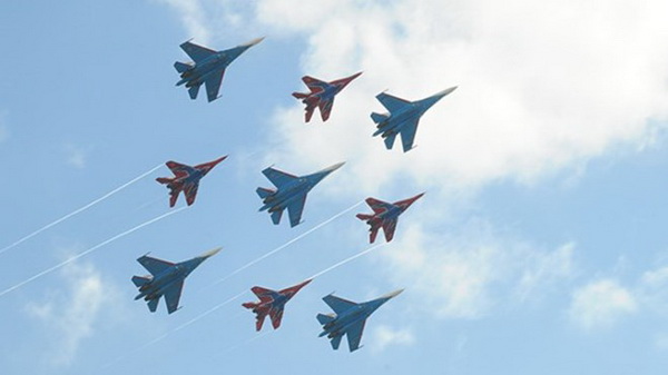 Xem chiến đấu cơ Nga chao lượn trên bầu trời Crimea