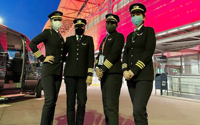 Đội phi công nữ Ấn Độ bay qua Bắc Cực trên tuyến đường hàng không dài nhất thế giới