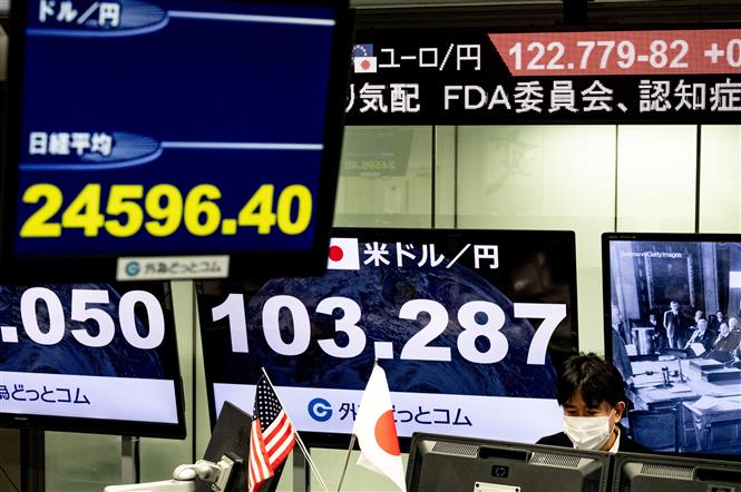Đồng yen Nhật Bản mất giá mạnh nhất trong 24 năm