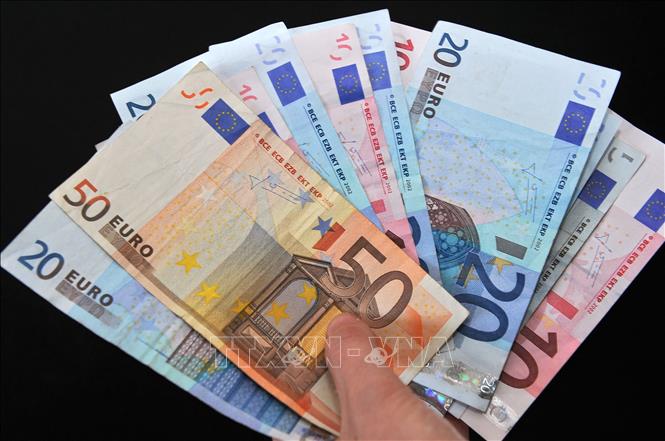 Lạm phát ở Eurozone lên mức cao kỷ lục gần 10%