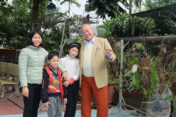 Bí quyết giữ gìn hôn nhân hạnh phúc của cặp đôi chồng 91 vợ 38 tuổi ở Hà Nội