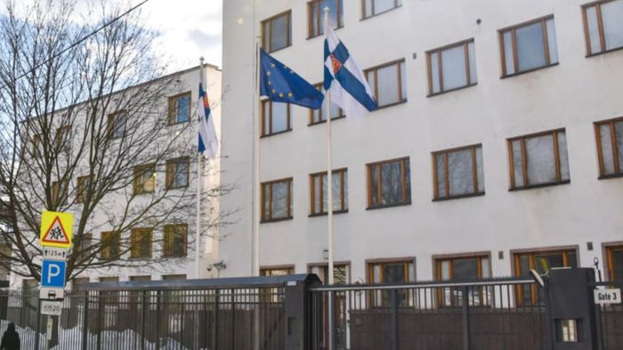 Đại sứ quán hai nước châu Âu tại Nga bị đóng băng tài khoản ngân hàng, Moscow nói gì?