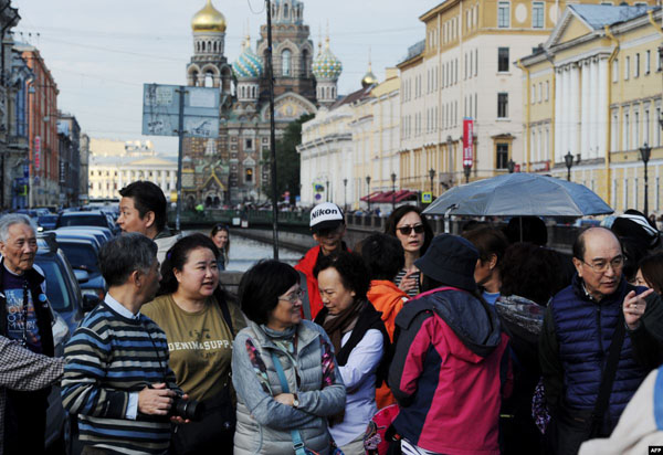 Nhóm khách du lịch Trung Quốc ở St. Petersburg nhập viện do ngộ độc