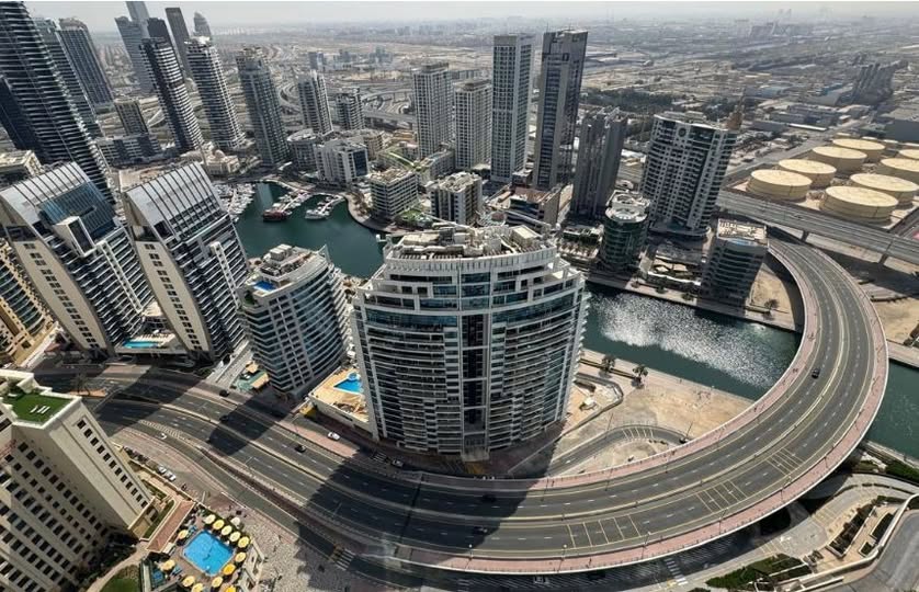 Dubai vắng lặng như 'thành phố ma' dưới đòn tấn công của Iran