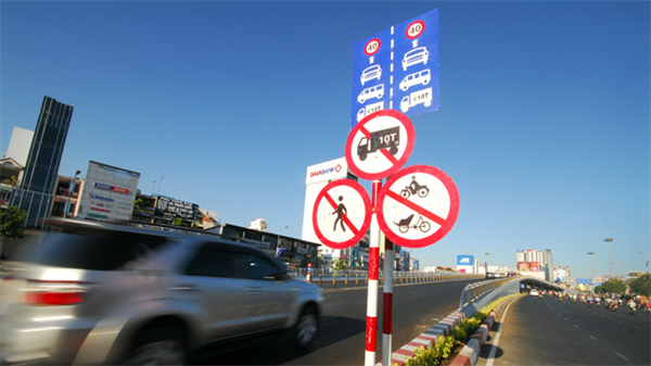 Làm đường 80 km/giờ, buộc xe chạy 40 km/giờ