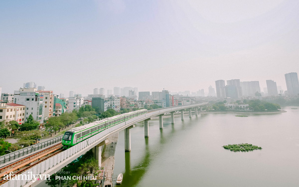 Tuyến đường sắt Cát Linh - Hà Đông hoàn thành, lộ ra một khung cảnh thành phố Hà Nội từ trên cao đẹp đến kinh ngạc và phải nói còn đầy hãnh diện!