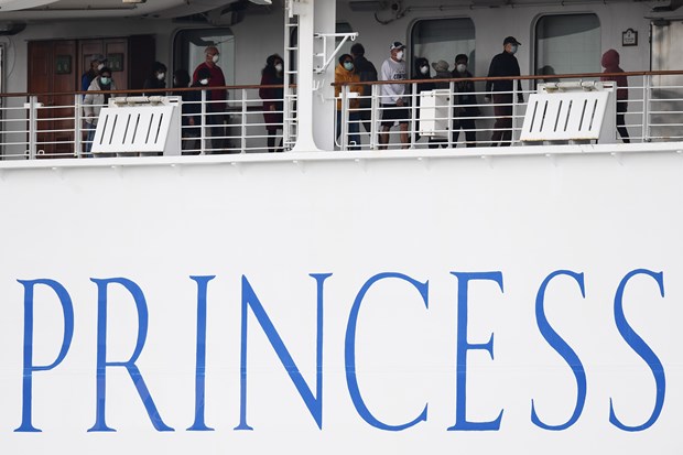 Mỹ, Canada đưa công dân trên du thuyền Diamond Princess về nước