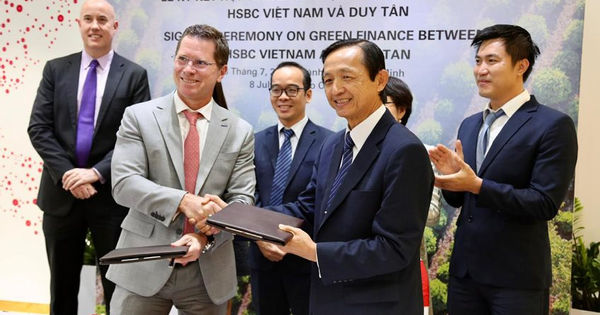 Bí quyết dẫn đầu của 'vua nhựa' Trần Duy Hy