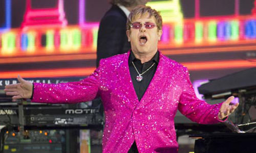 Elton John bị ‘cảnh báo’ ở Nga
