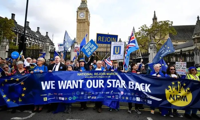Hàng nghìn người biểu tình kêu gọi Anh trở lại EU