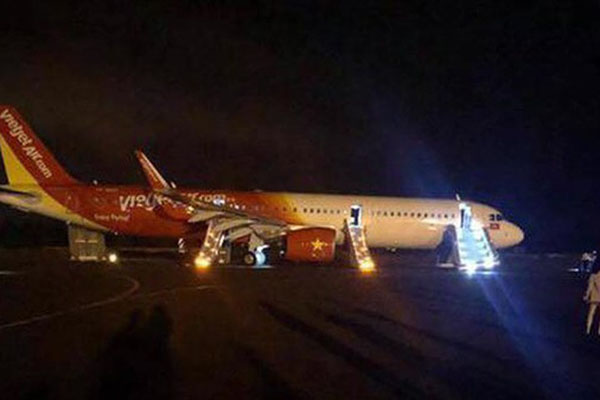 Máy bay Vietjet gặp sự cố: 