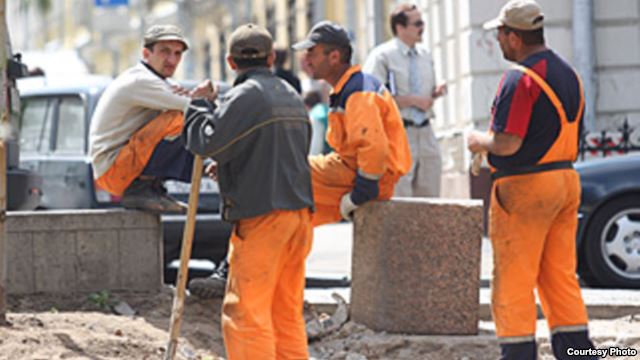 Lao động Tajik được phép làm việc ở Nga trong 3 năm